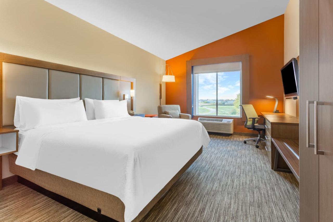 Holiday Inn Express Rockford-Loves Park By Ihg Exterior foto