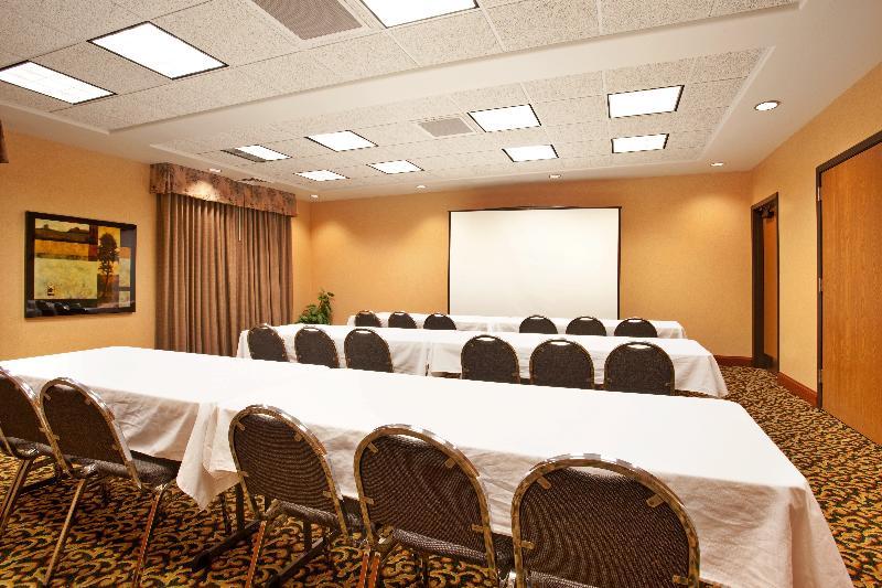 Holiday Inn Express Rockford-Loves Park By Ihg Exterior foto